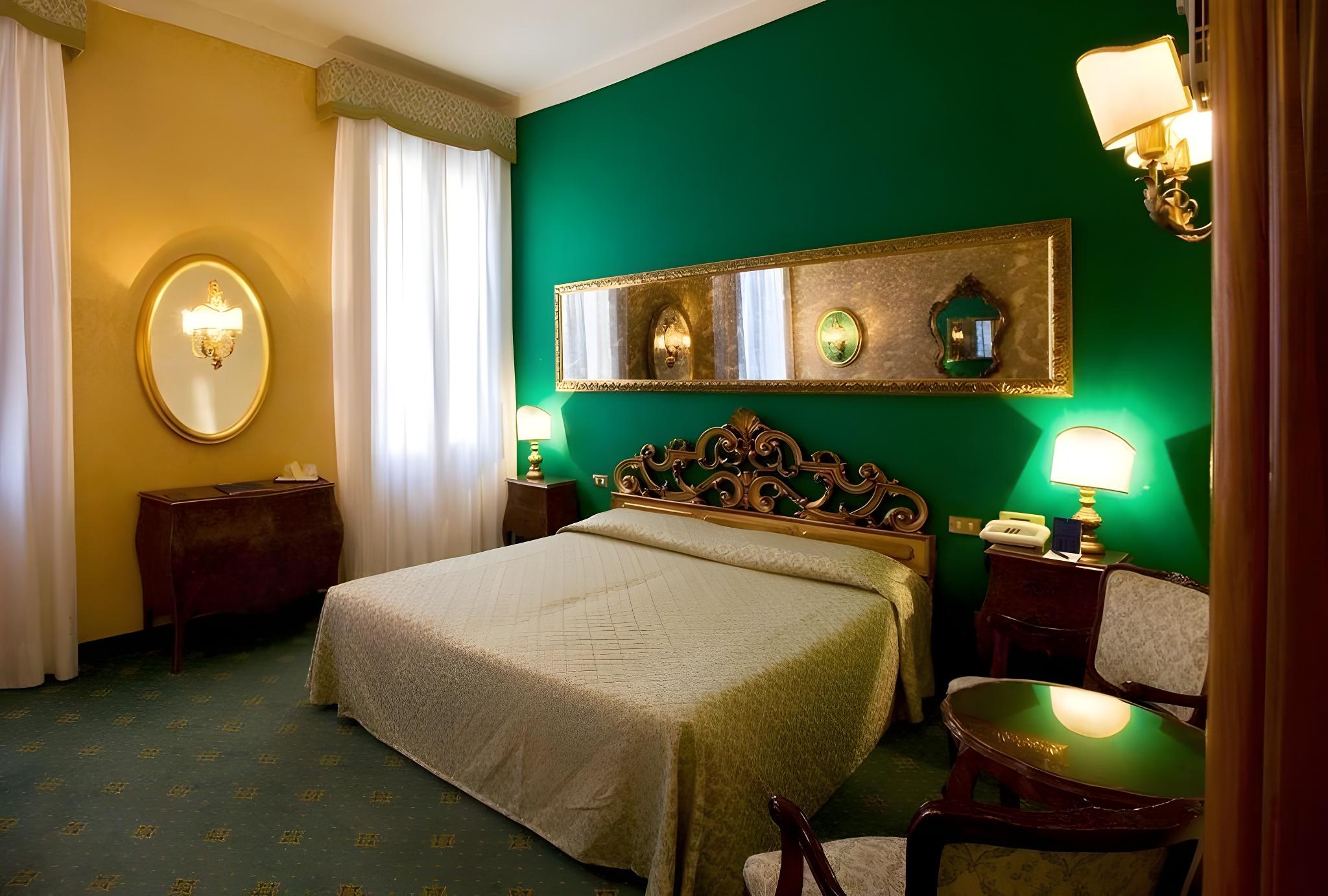 CLASSIC ROOM