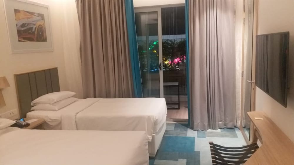 Holiday Inn Express And Suites Bengaluru Old Madras Road 33/59