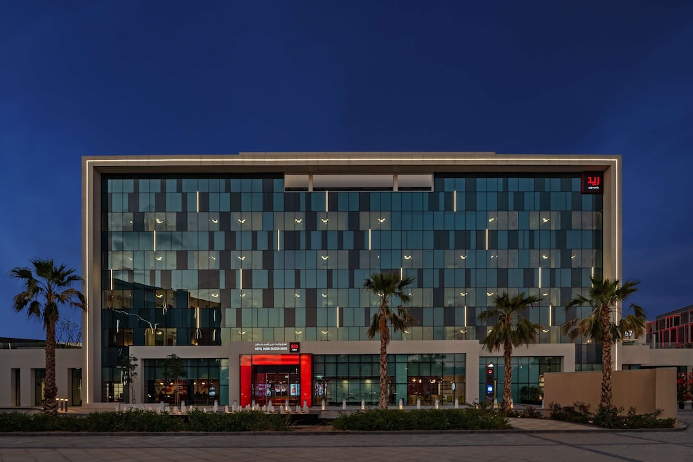 Radisson Red Dubai Silicon Oasis 2/50