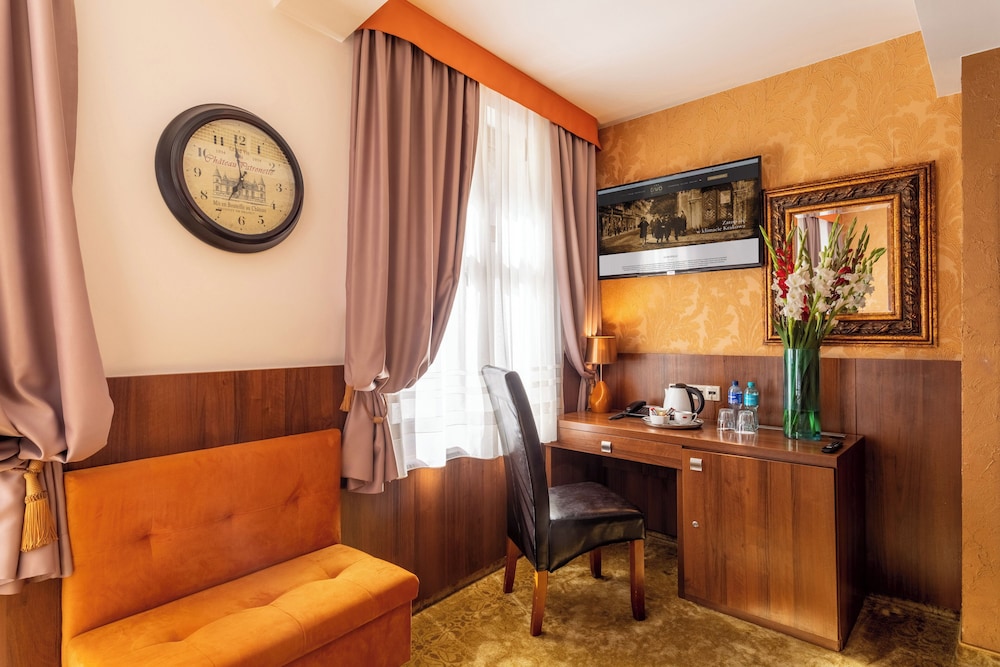 David Hotel 36/63
