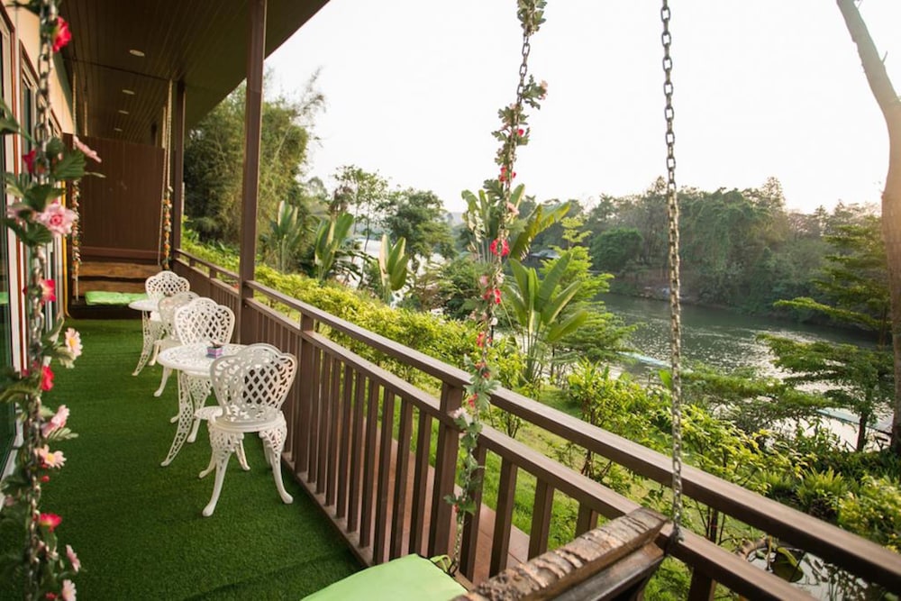 Banana Resort & Spa 29/31