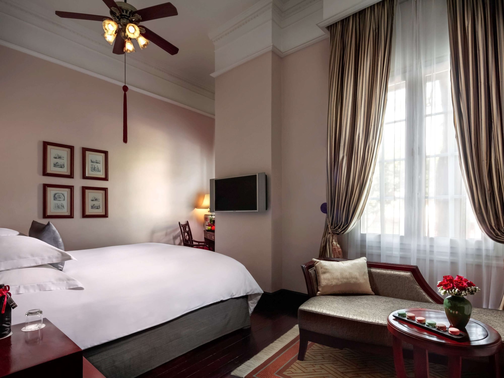 opera wing, premium room, twin beds