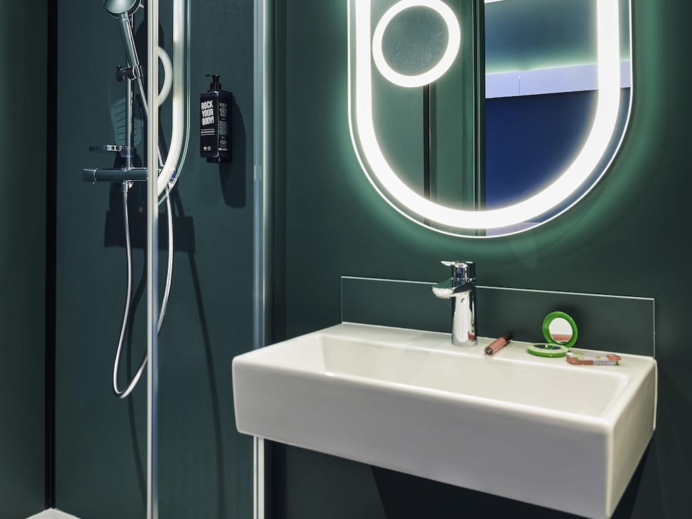 ibis Montlhery Paris Sud 68/68