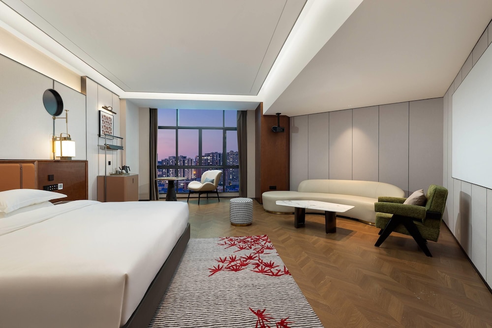 Business, Suite, King Bed