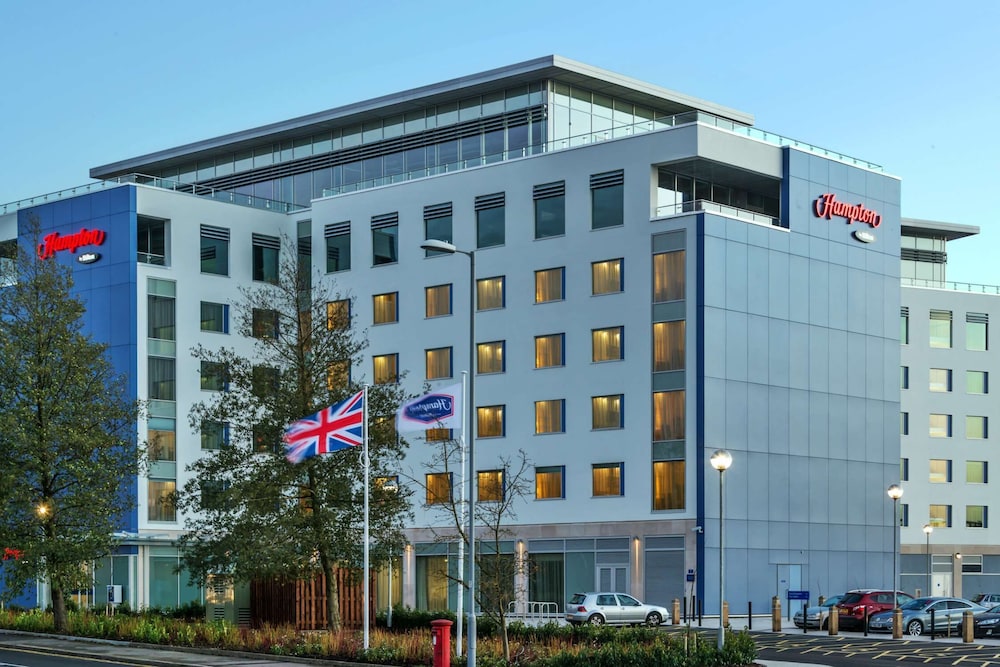 HAMPTON BY HILTON LONDON LUTON AIRPORT 3/50