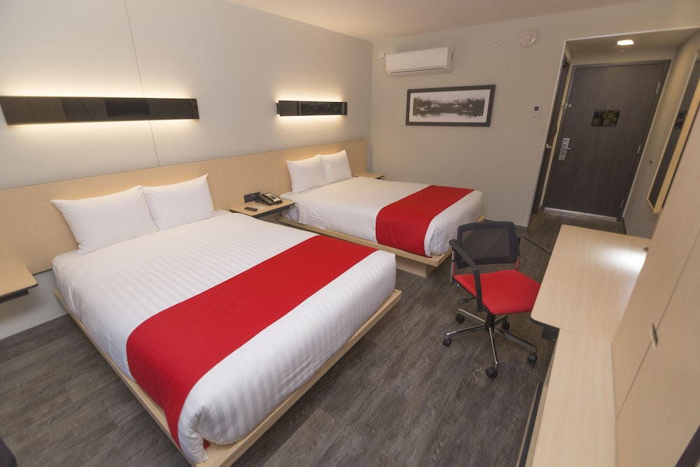 City Express Plus by Marriott Medellin Colombia 10/42