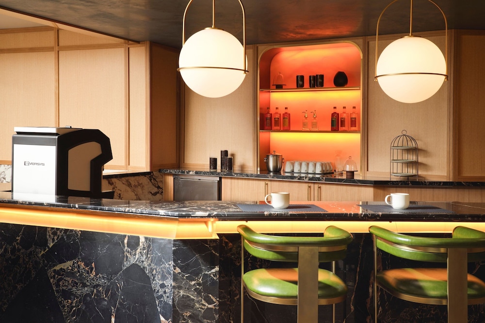 Burton House, Beverly Hills, A Tribute Portfolio Hotel 46/50