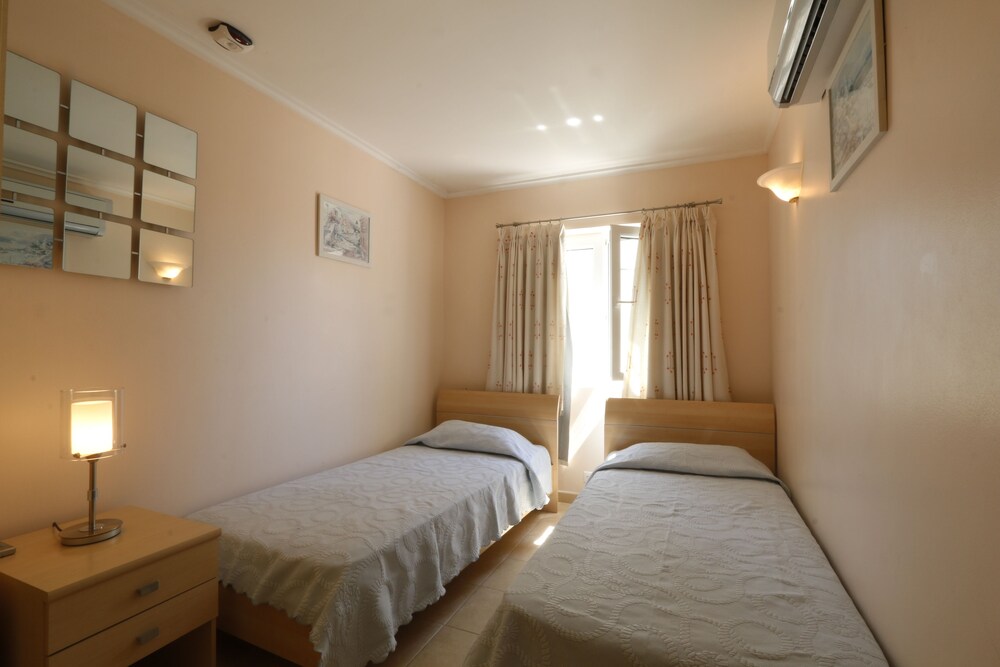 APARTAMENTOS THE OLD VILLAGE BY VILLAGE 4U 34/75