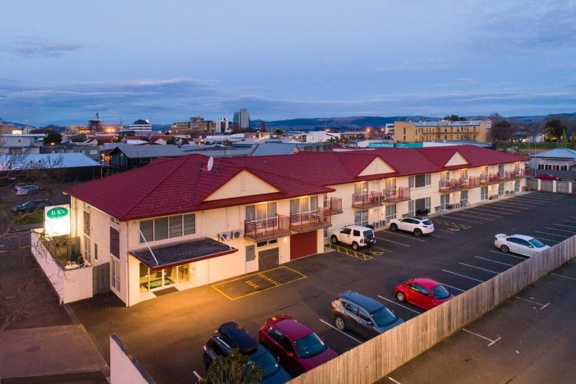 B K S Motor Lodge 3/16