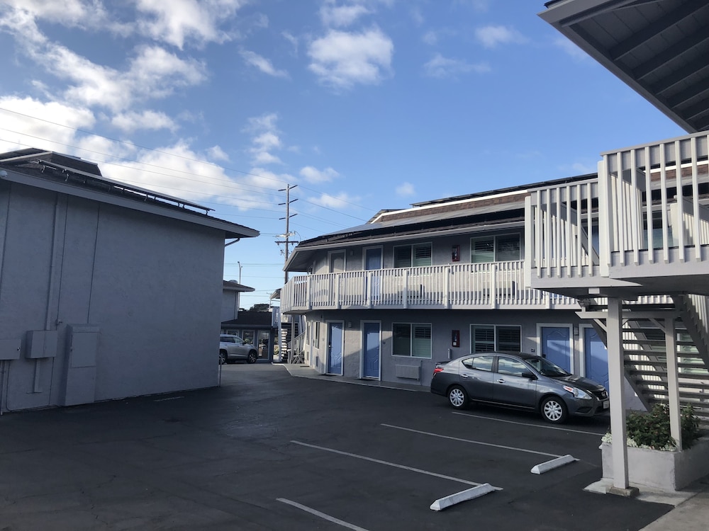 Pacific Inn Monterey 35/49