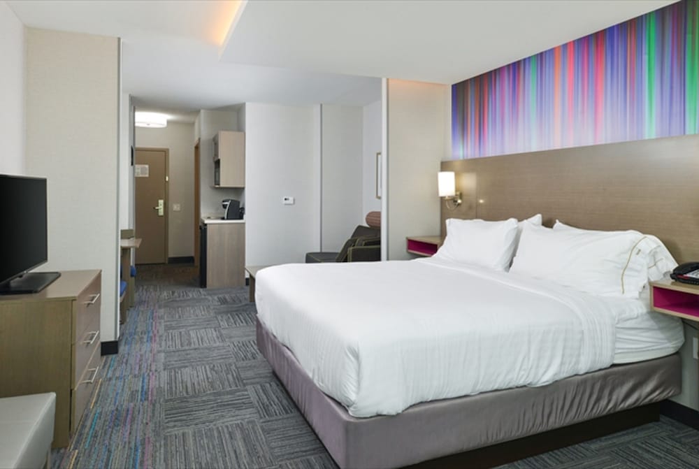 Holiday Inn Express Suites Shippensburg 12/65