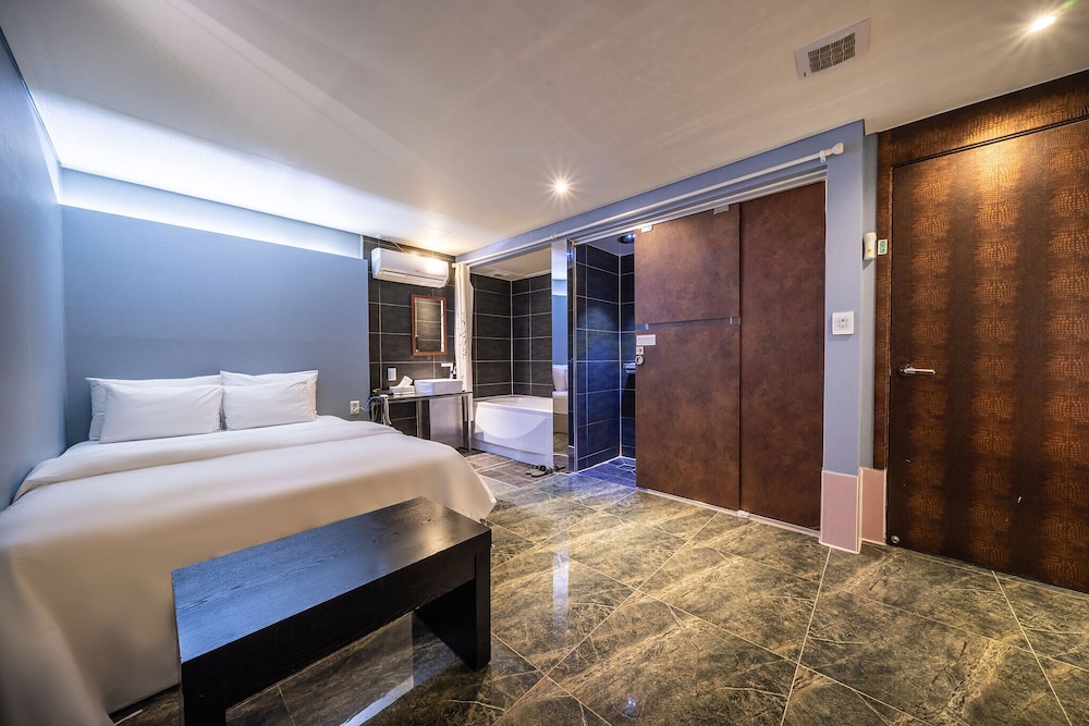 Hotel Soo 4/28