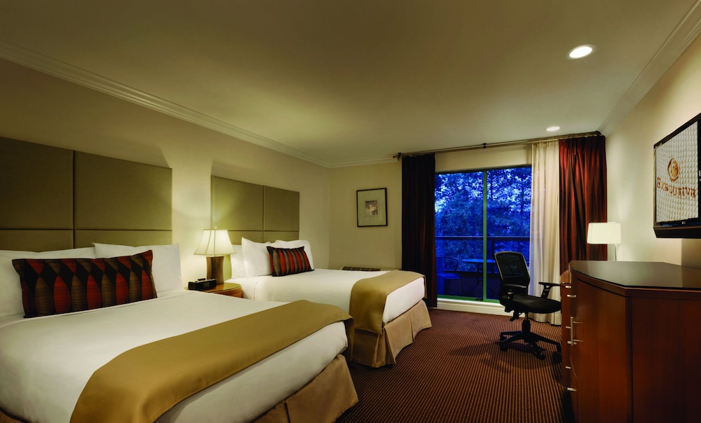 Executive Suites Hotel and Conference Centre Metro Vancouver 18/57