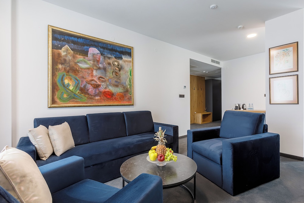 Blue Star Luxury Hotel 42/54