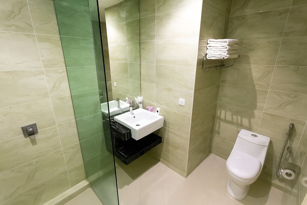 THE REED HOTEL MELAKA – Formerly E-Red Hotel Melaka 47/52