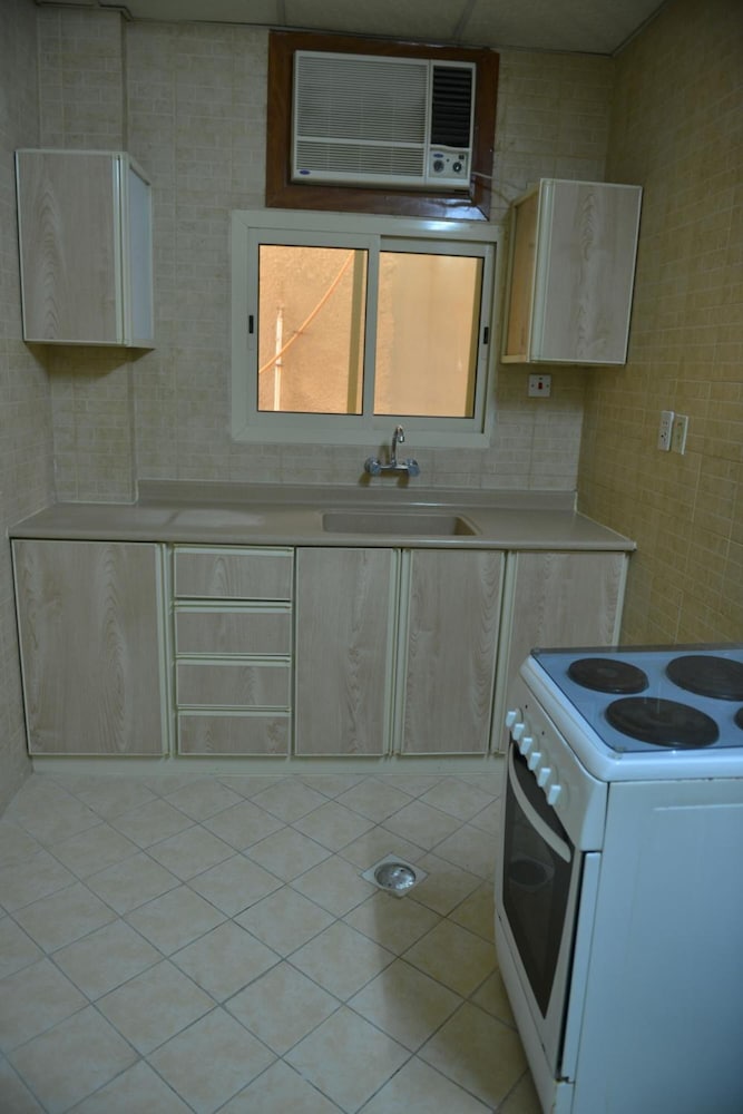 بنايه خليفه(Khalifa Tower Hotel Apartments) 42/69