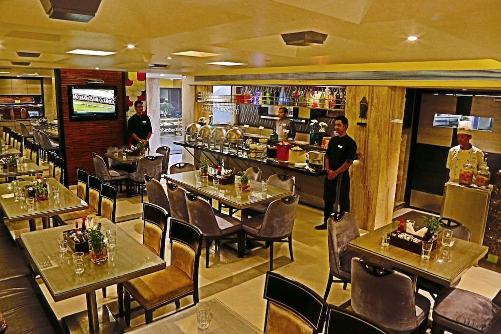 Oriental Residency Hotel 35/49