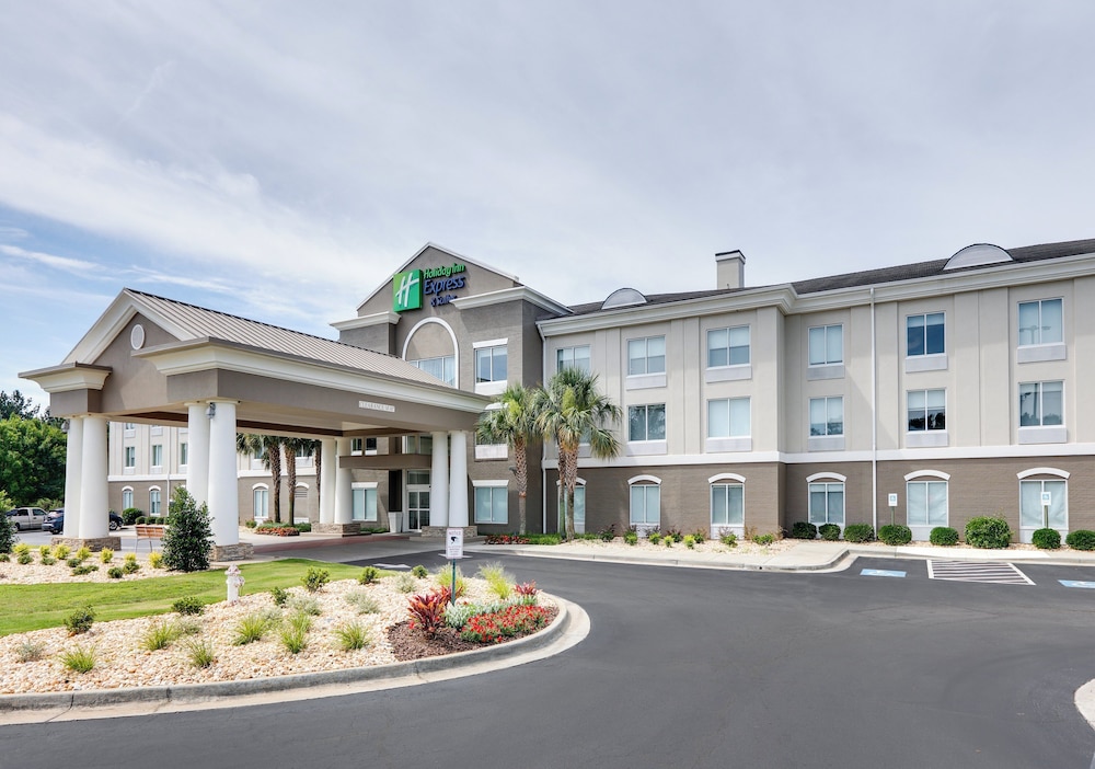 Holiday Inn Express Suites Dublin 4/34