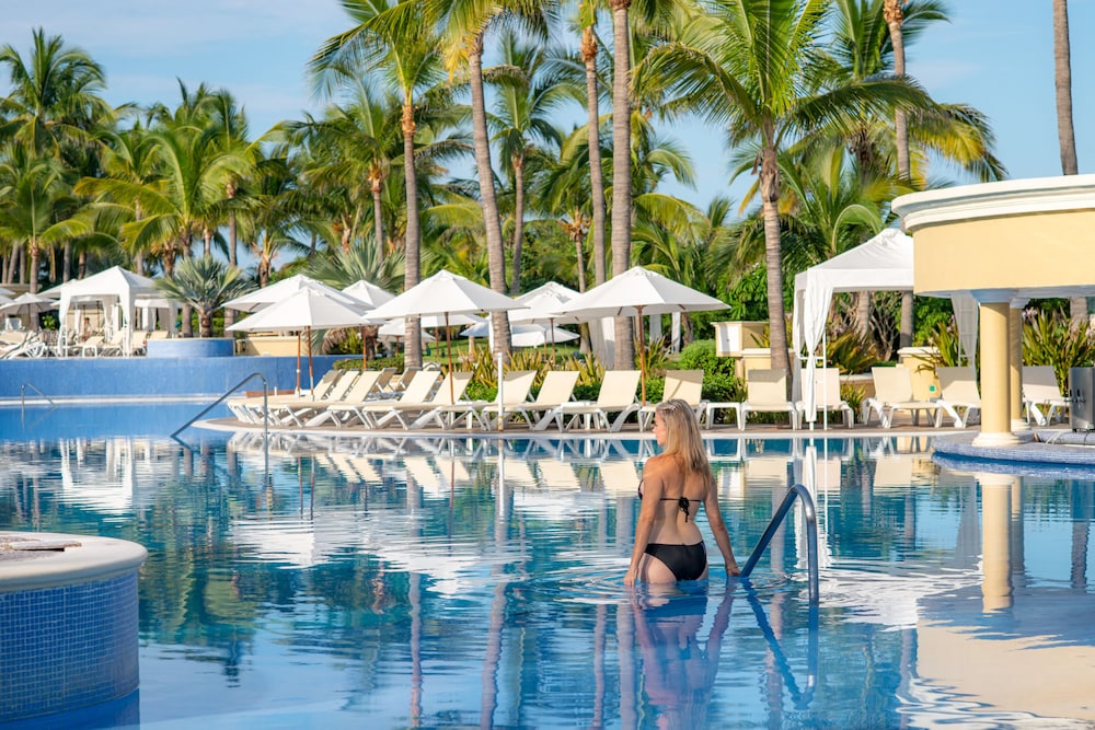 swimming pool spa