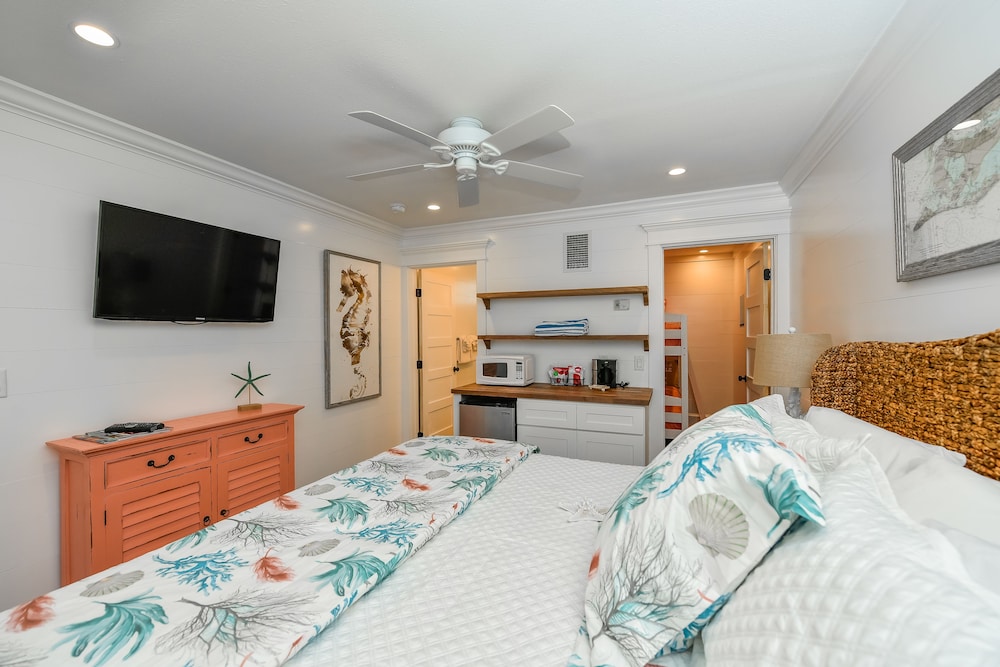 Tropical Breeze Resort 26/77