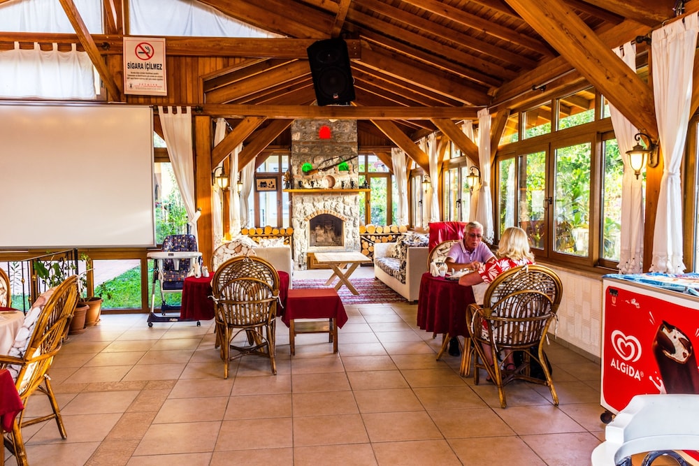 Mountain Valley Apart Hotel & Villas 37/50