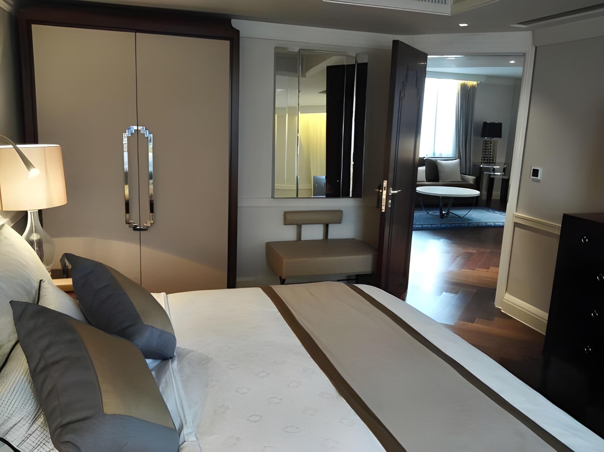 Capsule, Classic, Suite, Villa, City View, Balcony, Bathtub