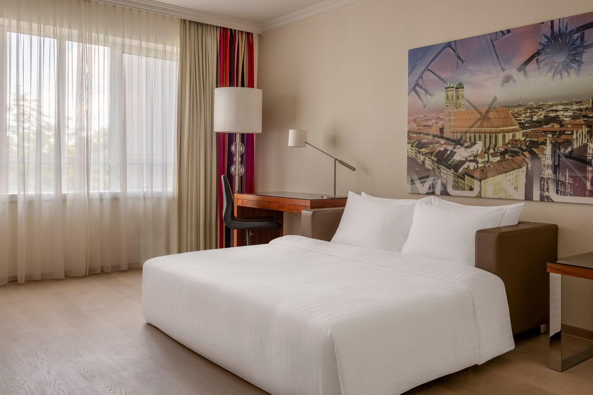 Room at Munich Marriott Hotel, MUNICH