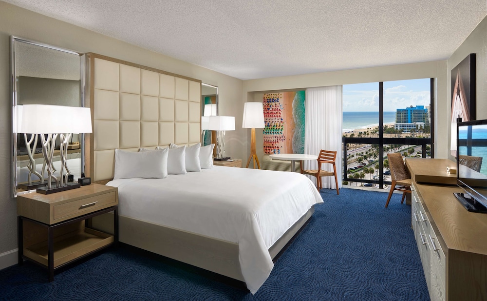 ROOM, KING BED, OCEAN FRONT