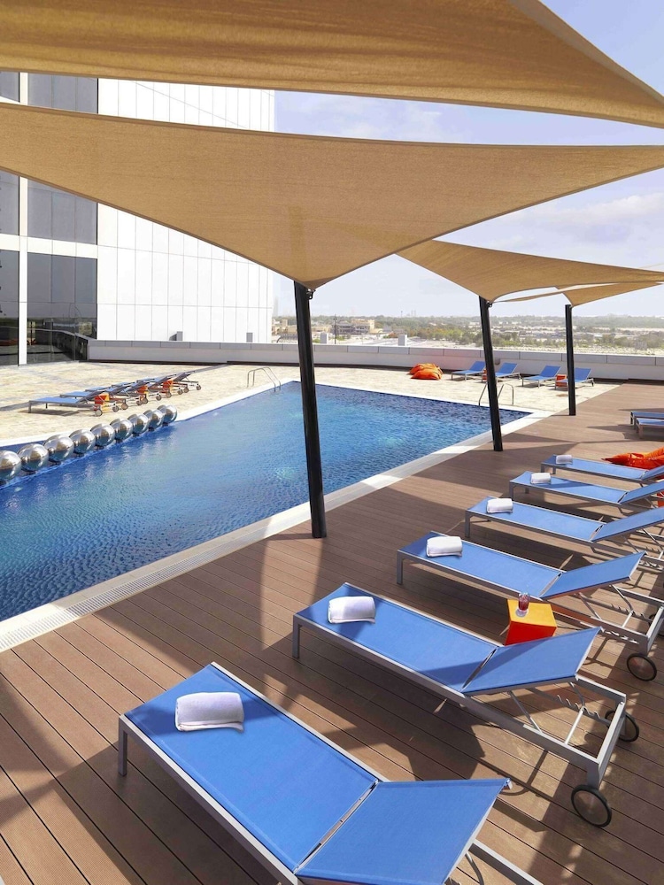 swimming pool spa