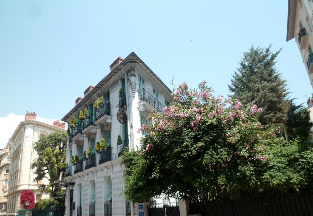VILLA RIVOLI 8/76
