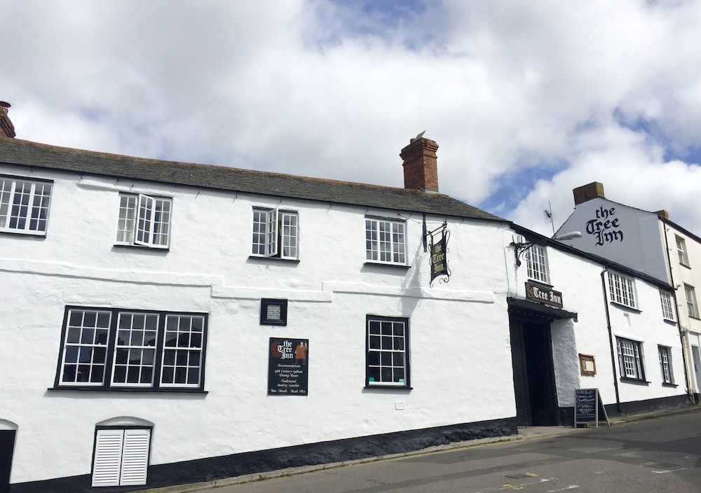 The Tree Inn 3/50