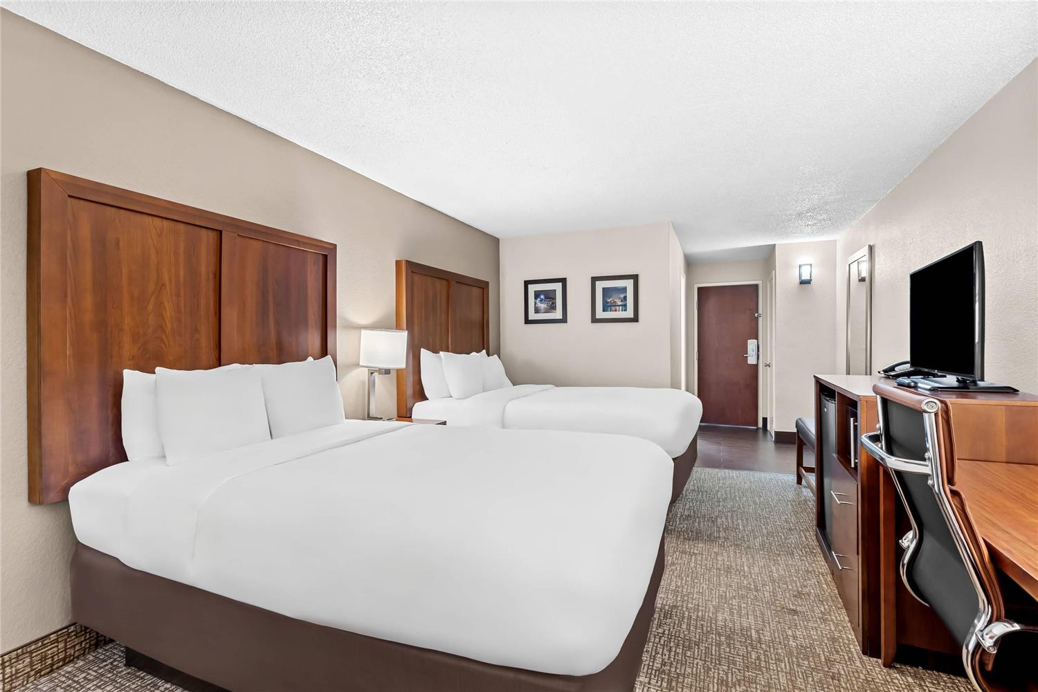 ROOM, 2 DOUBLE BEDS