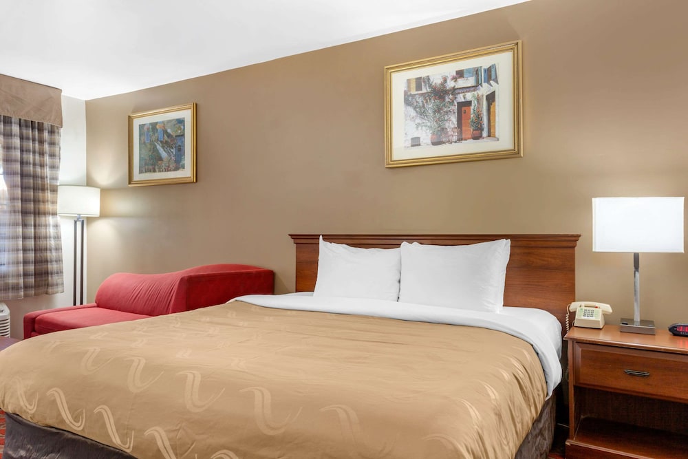 Quality Inn & Suites Goodyear - Phoenix West 15/42