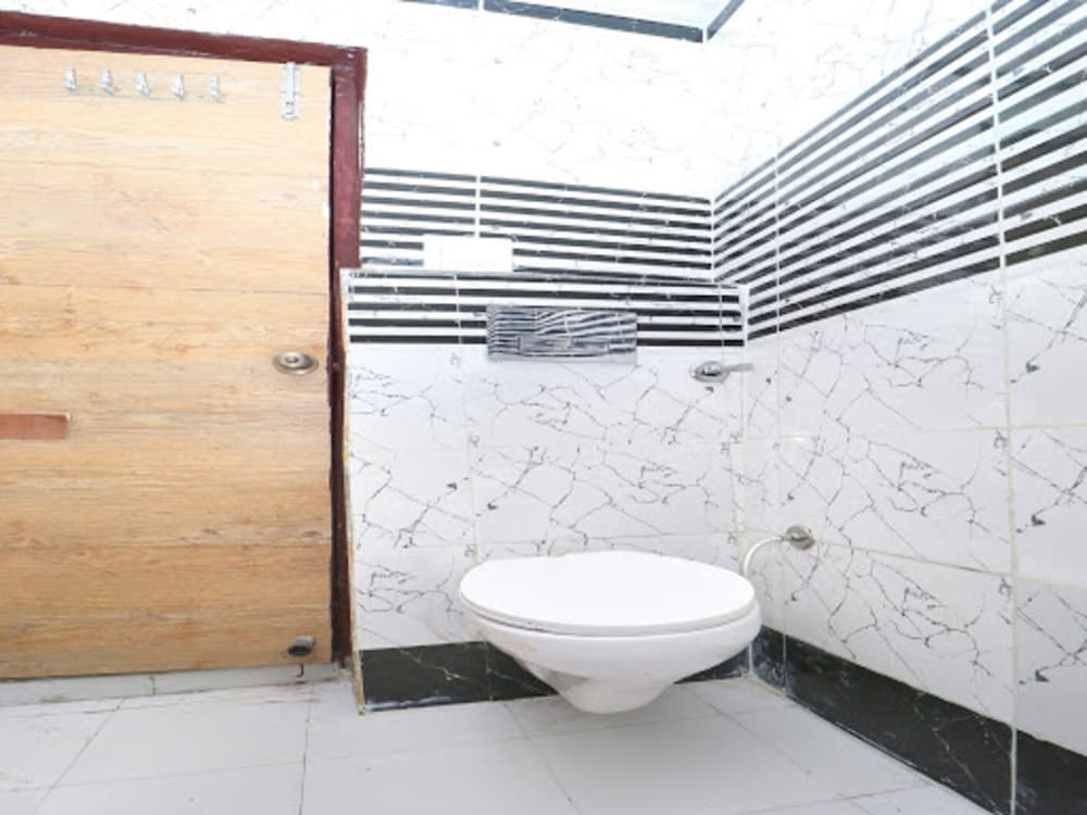 Oyo Rooms 760 Karol Bagh Metro Station 47/50