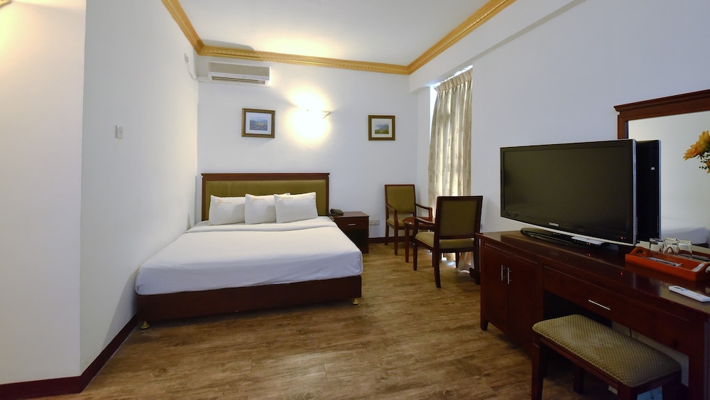 Juliana Hotel 12/35