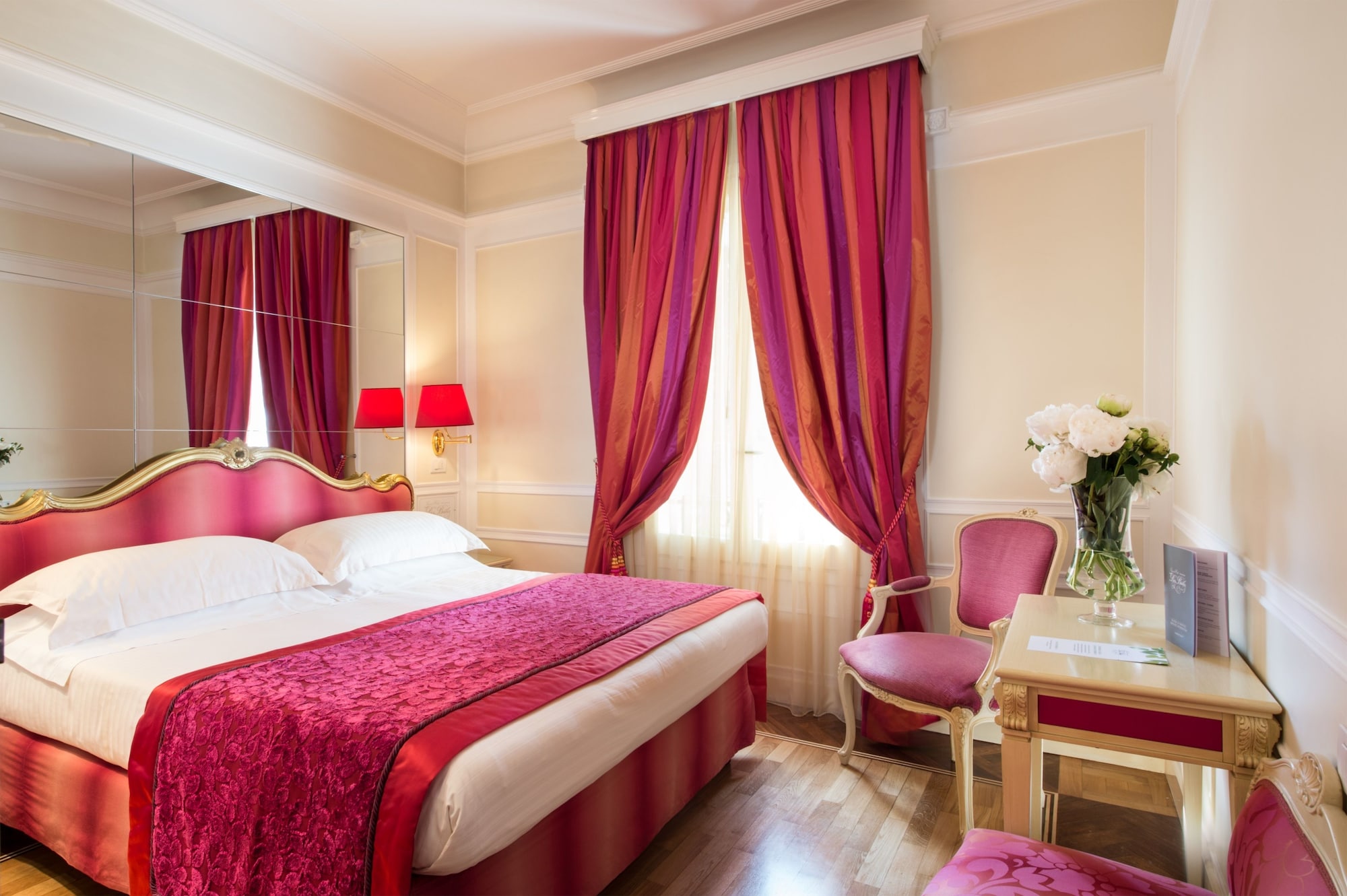 CLASSIC, DOUBLE OR TWIN BED, POOL SIDE