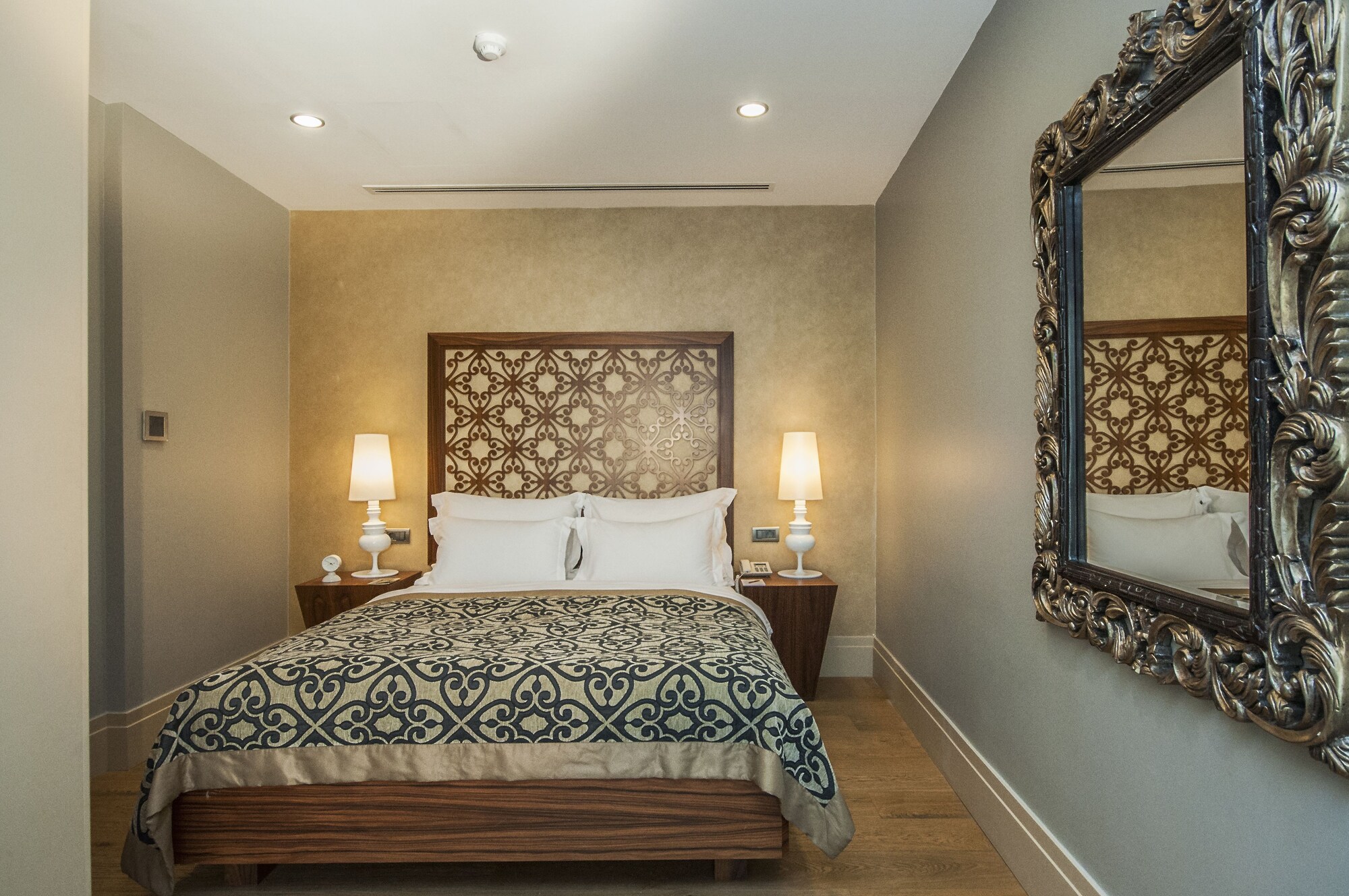 Deluxe, Queen Bed, Sea View, Sofa, Terrace