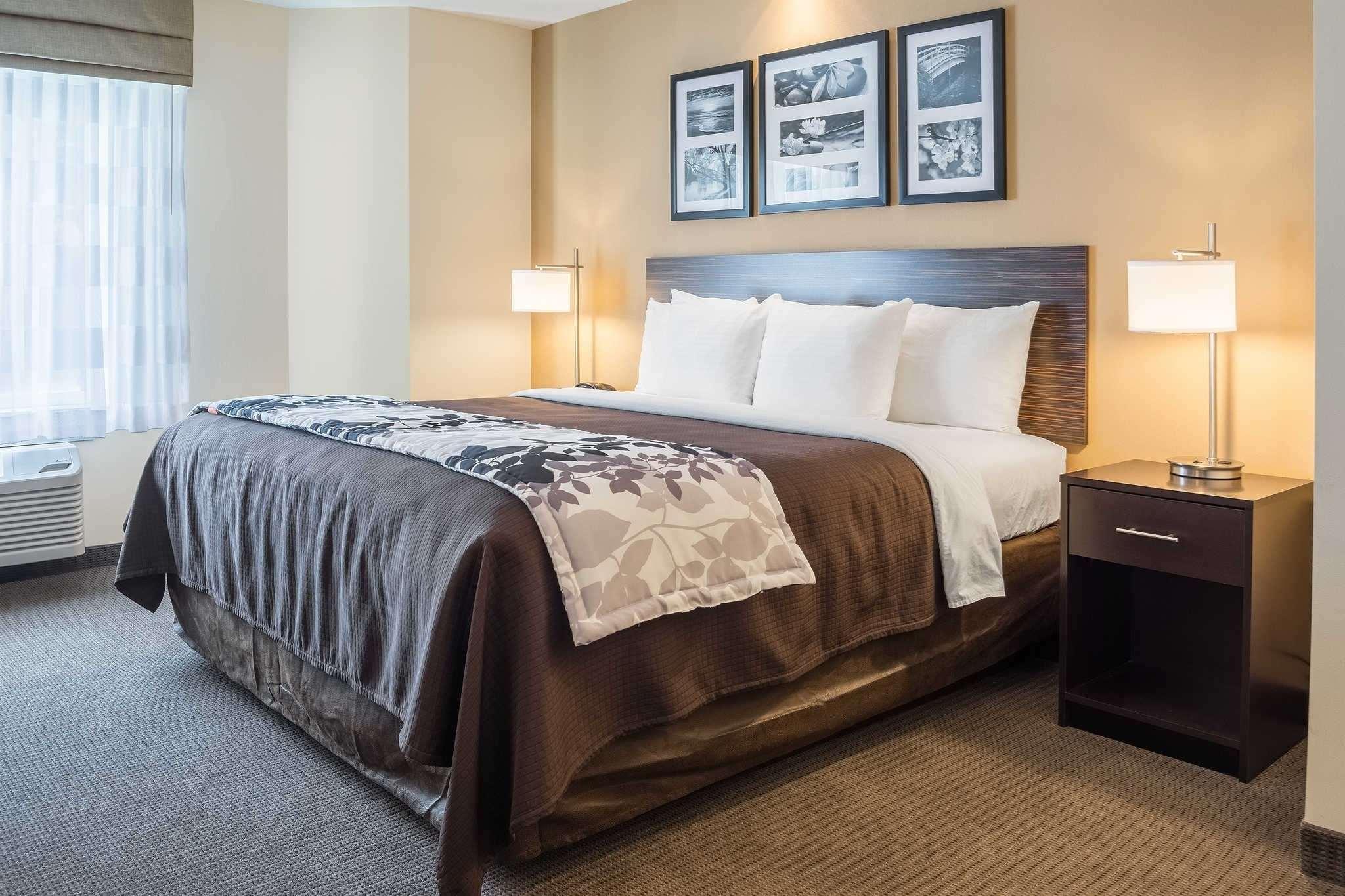 EFFICIENCY, KING BED