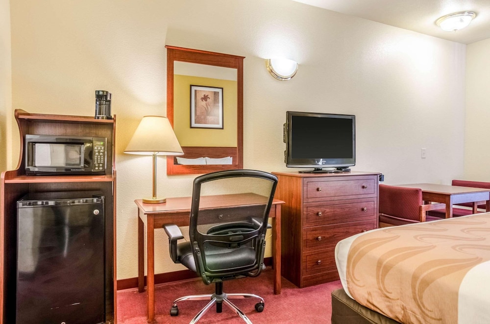 Holiday Inn Express Wichita North - Park City 36/38