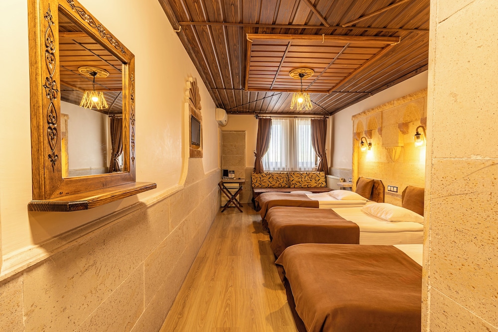 Ciner Hotel 27/50