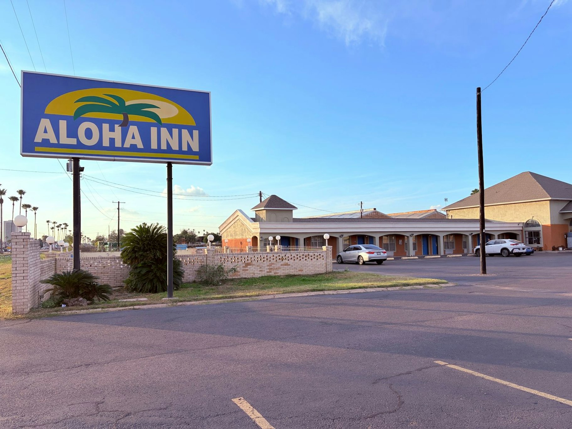 Aloha Inn McAllen Airport near Medical center Tx 30/40