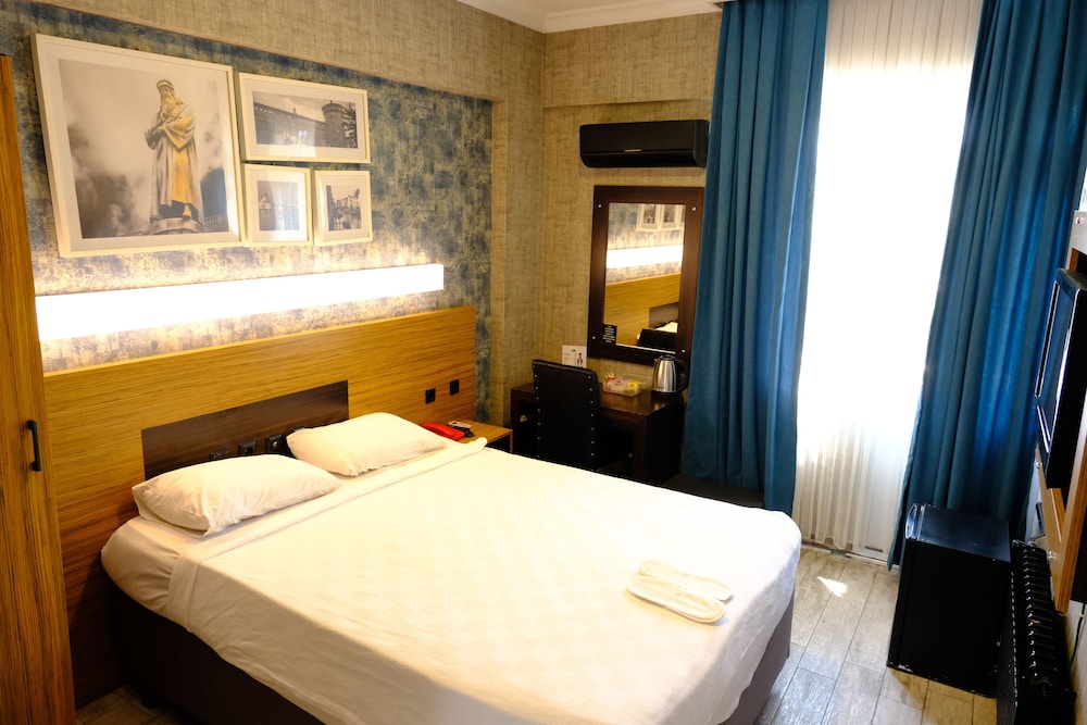 STANDARD, DOUBLE OR TWIN BED