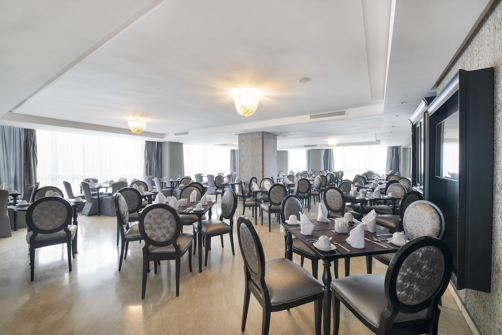 Mogador Marina Casablanca 32/72