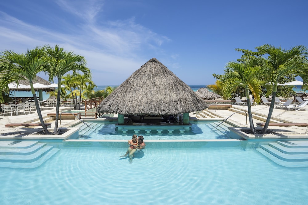 Couples Swept Away - All Inclusive - Couples Only in NEGRIL