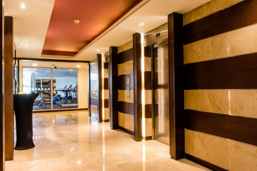 Holiday Inn Bogota Airport 11/75