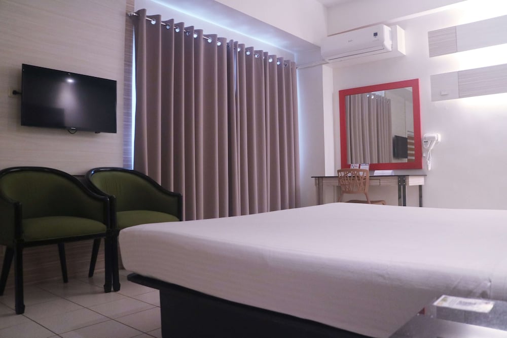 Executive Hotel Manila 42/47