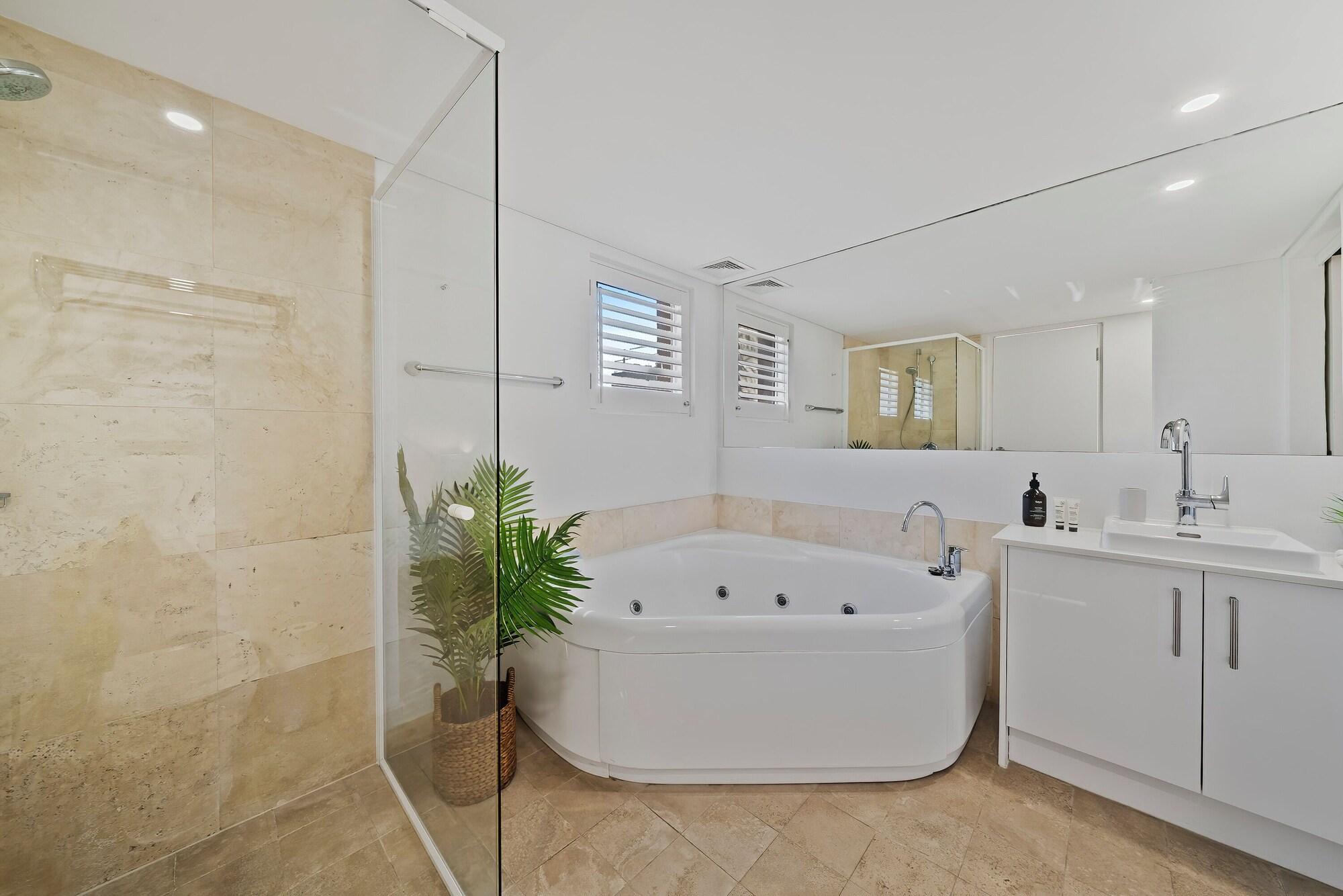 Oasis, Penthouse Suite