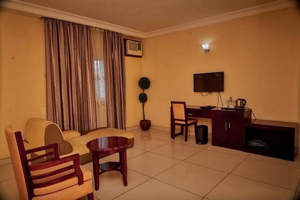 Barcelona Hotels Abuja 29/50