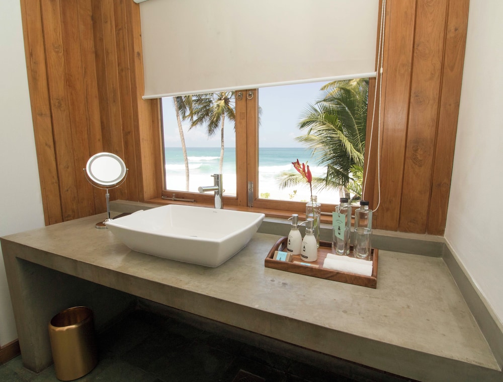 Ubuntu Beach Villas by Reveal 46/50