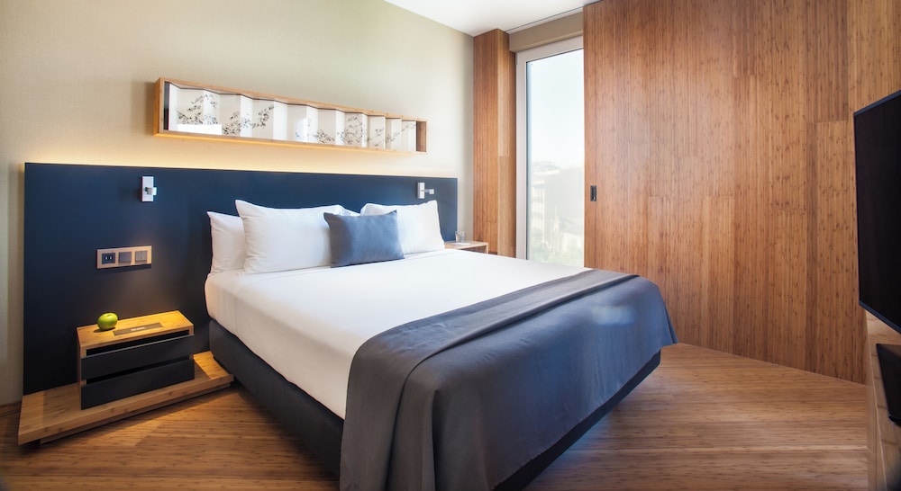 SAGRADA FAMILIA, SUITE